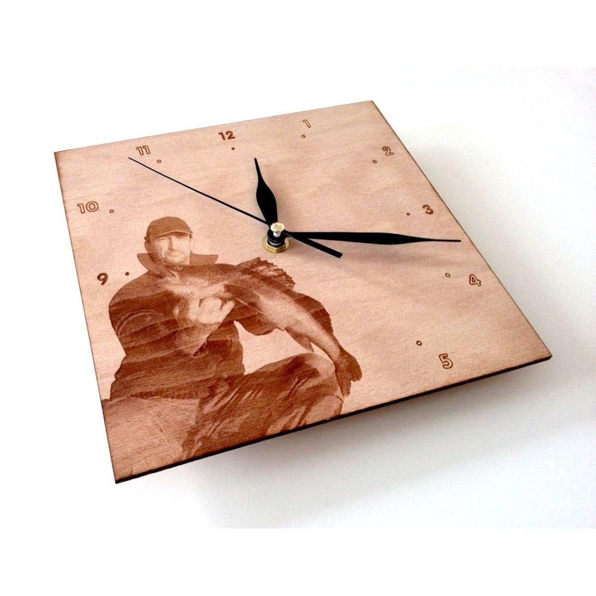 Dřevěné hodiny s fotkou nebo logem, velikost 20x20cm
